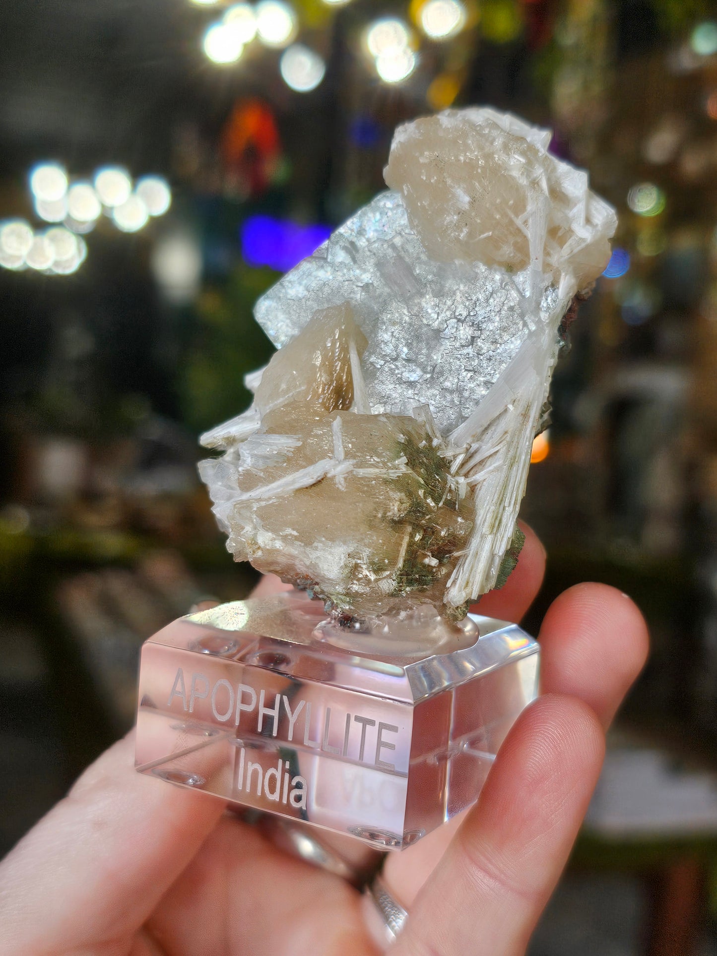 Apopthylite on Stilbite