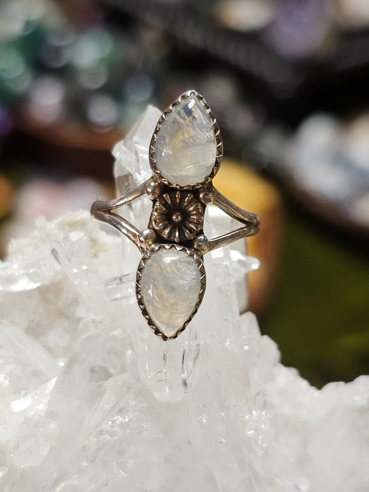 Size 8 Moonstone Ring