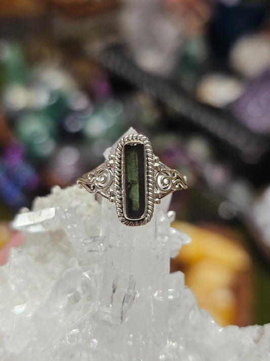 Size 7 Green Tourmaline Ring