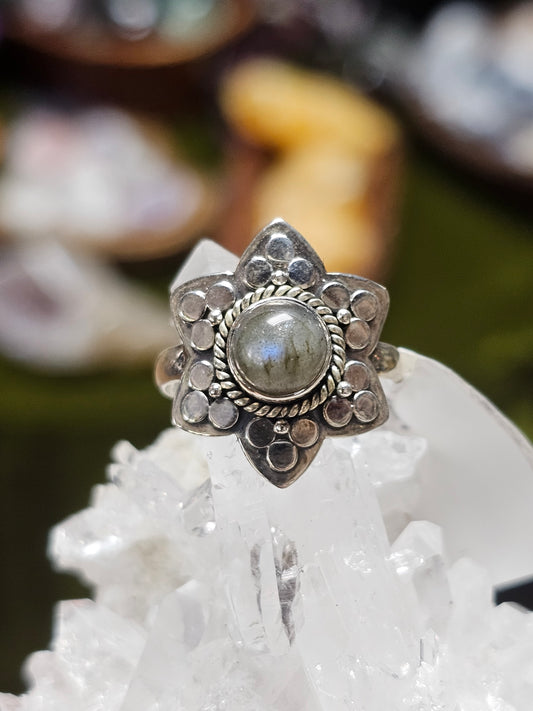 Size 8 Labradorite Ring