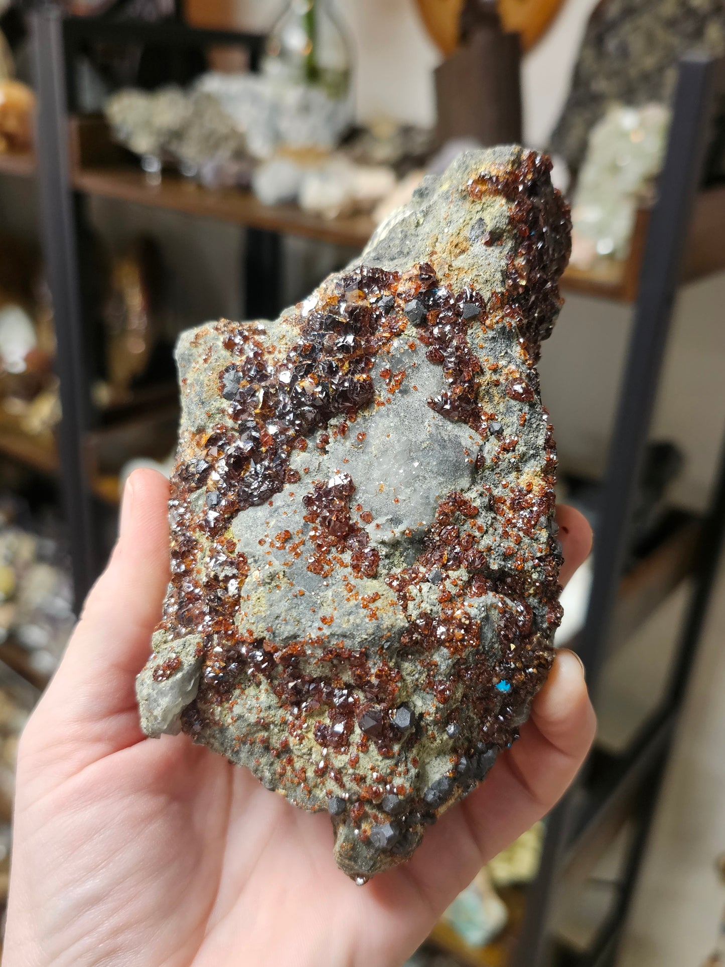 Sphalerite on Quartz Druzy