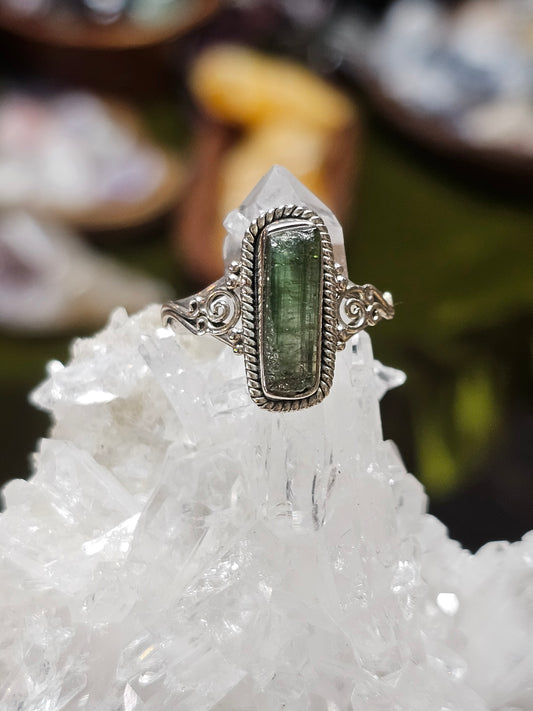 Size 8.5 Green Tourmaline Ring