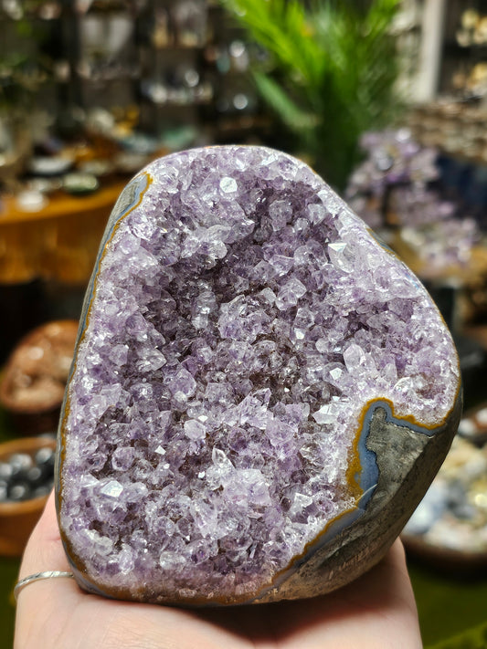 Amethyst Cut base