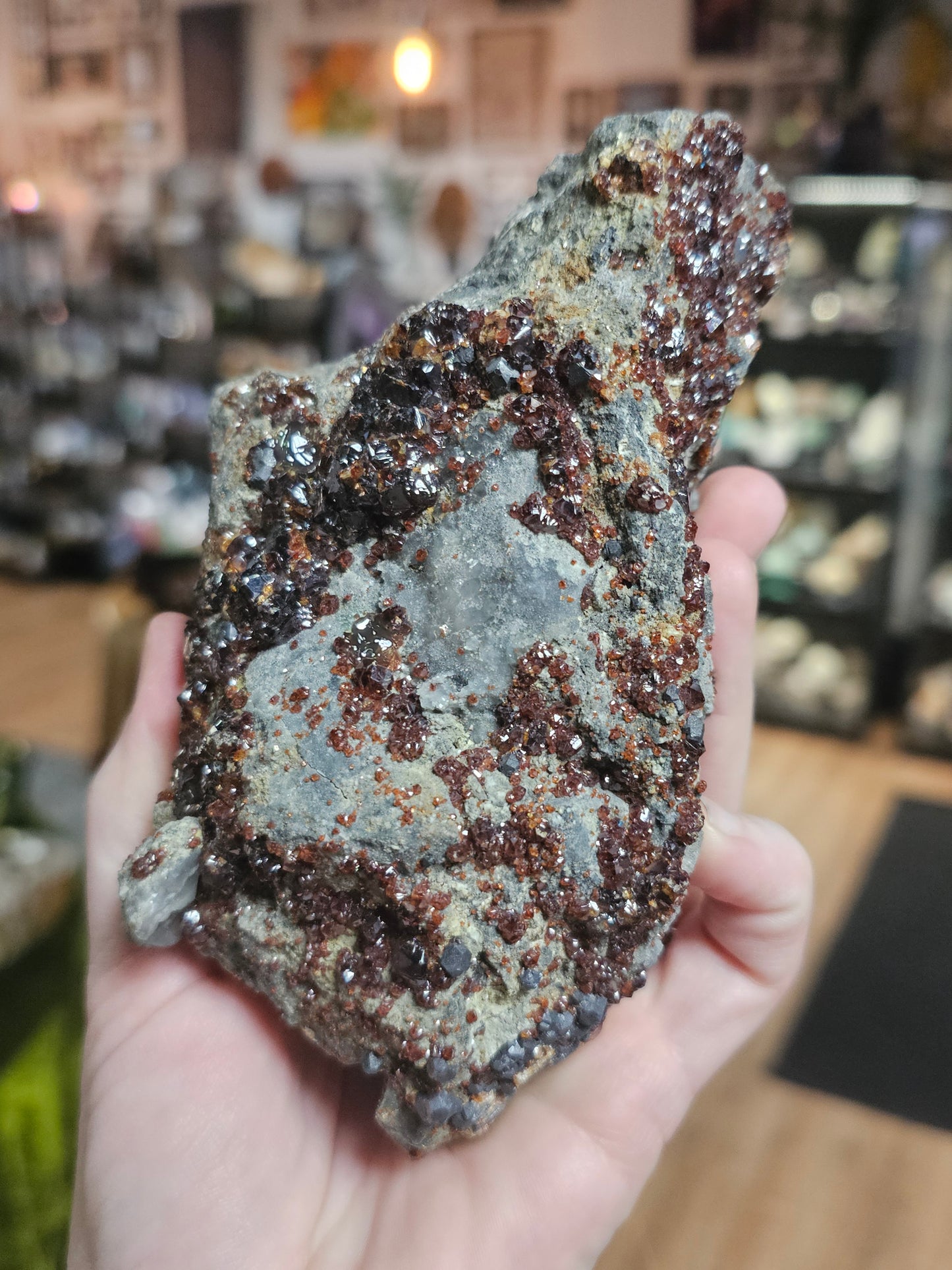 Sphalerite on Quartz Druzy