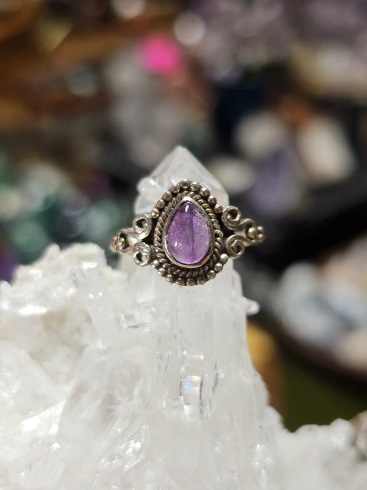 Size 7 Amethyst Ring