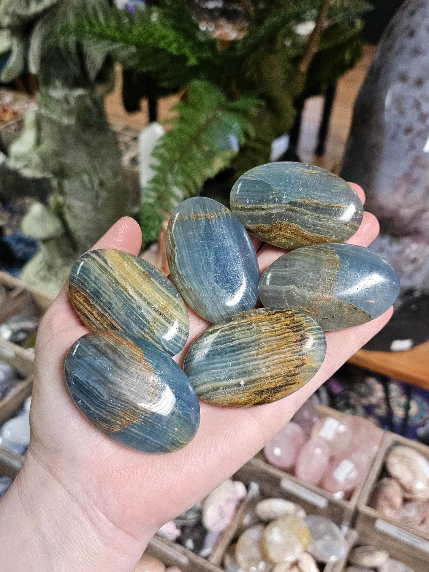 Blue Onyx Palmstone
