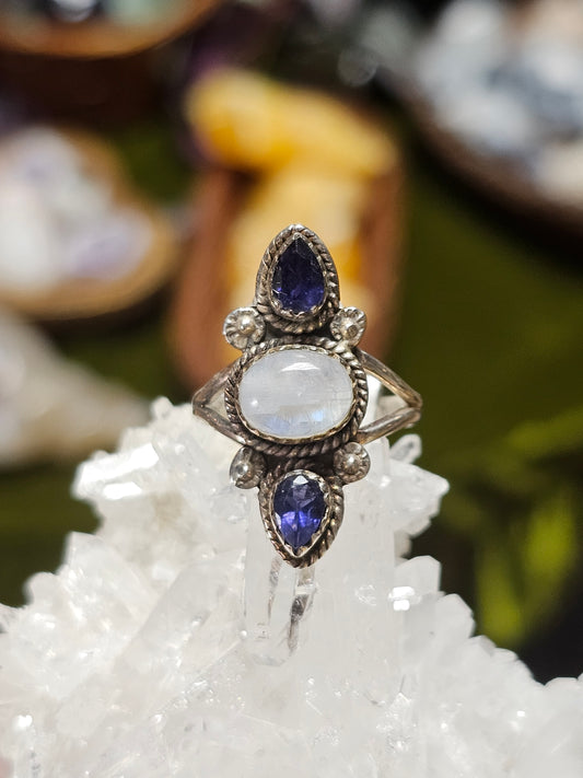 Size 7.5  Iolite and Moonstone Ring
