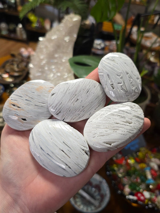 Lattice Lace Agate Palmstone