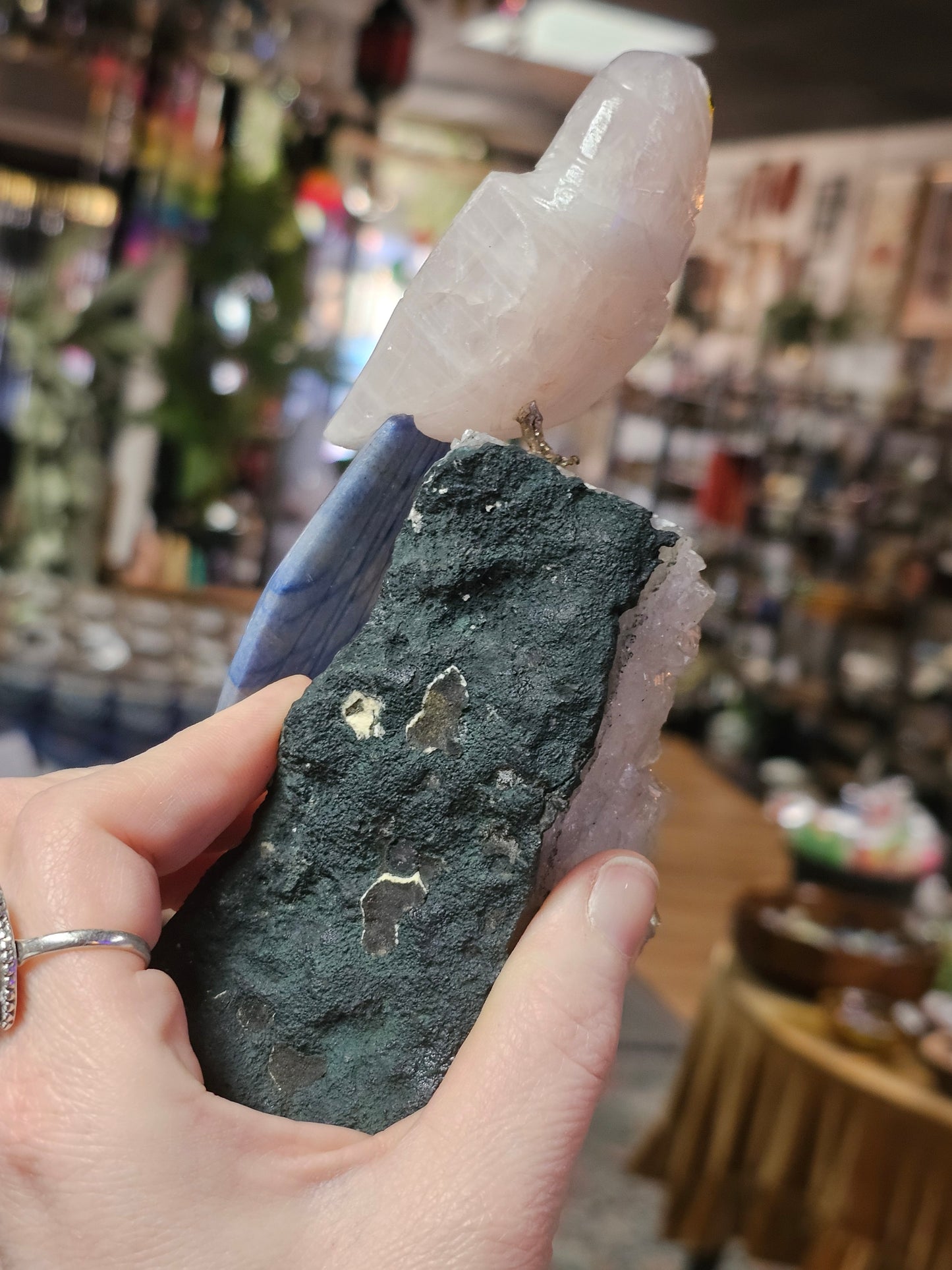 Bird Carving on Included Quartz Cutbase