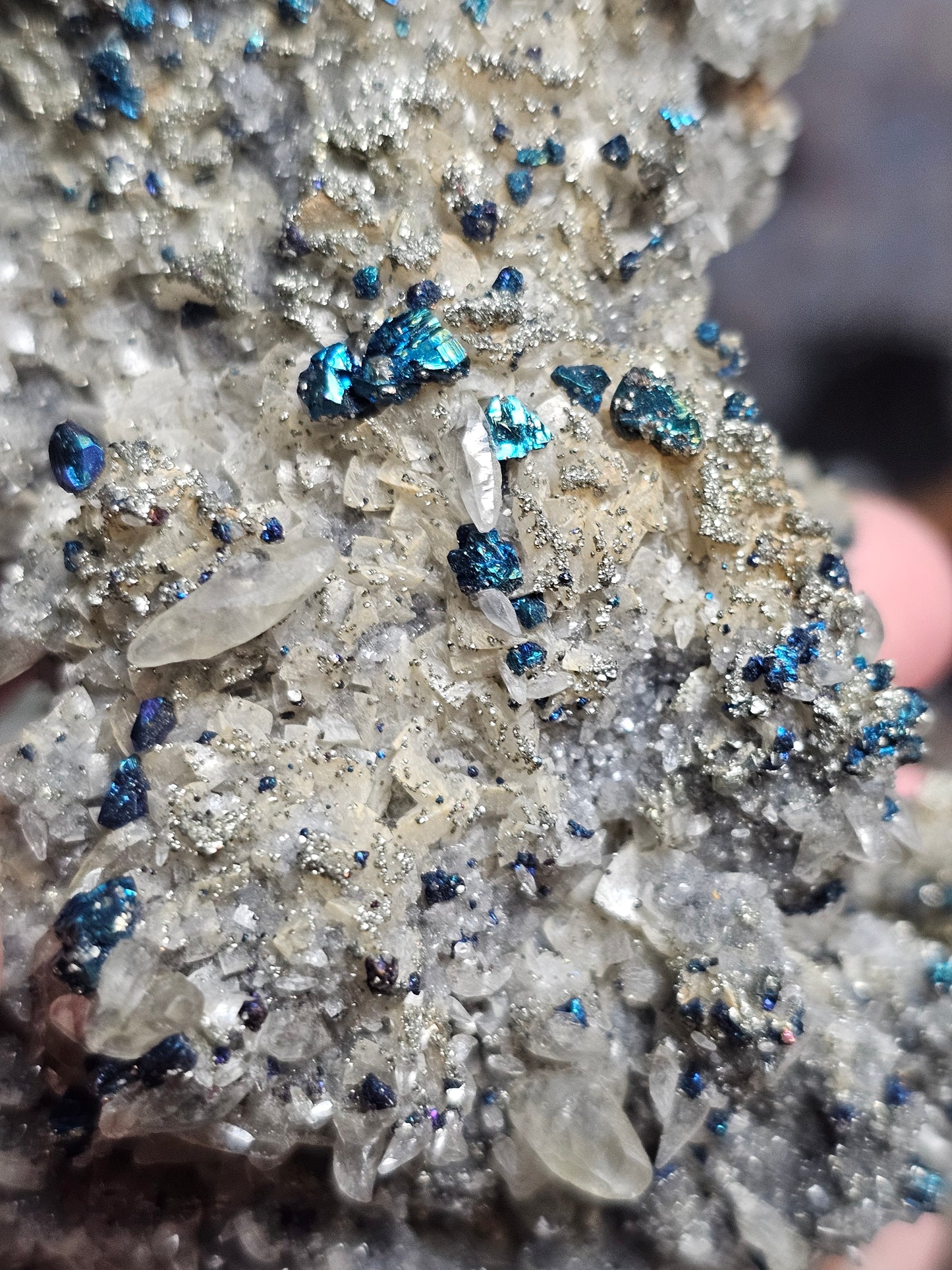 Chalcopyrite and Calcite on Druzy Quartz