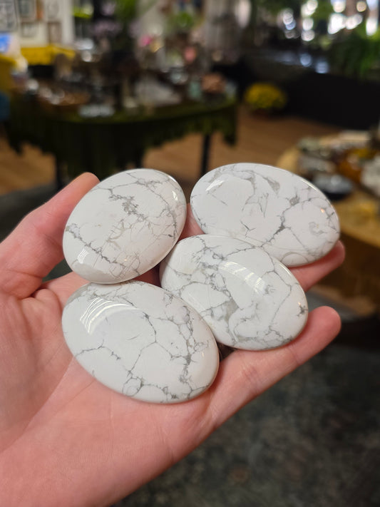 Howlite Palmstone