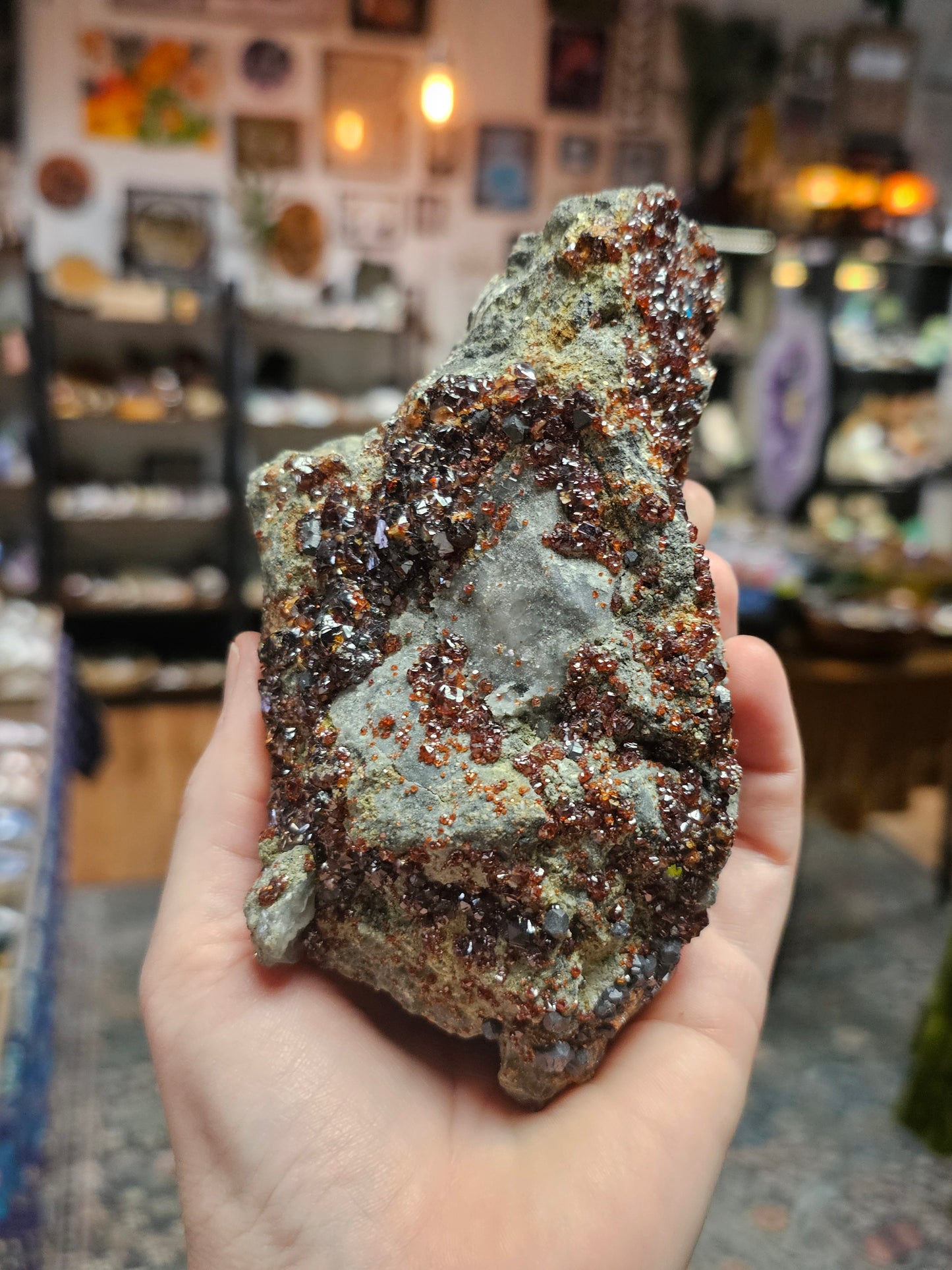 Sphalerite on Quartz Druzy
