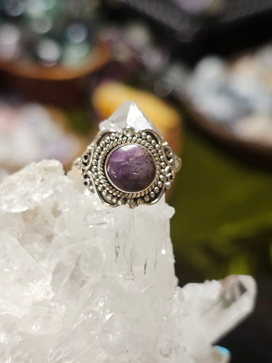 Size 8 Star Ruby Ring
