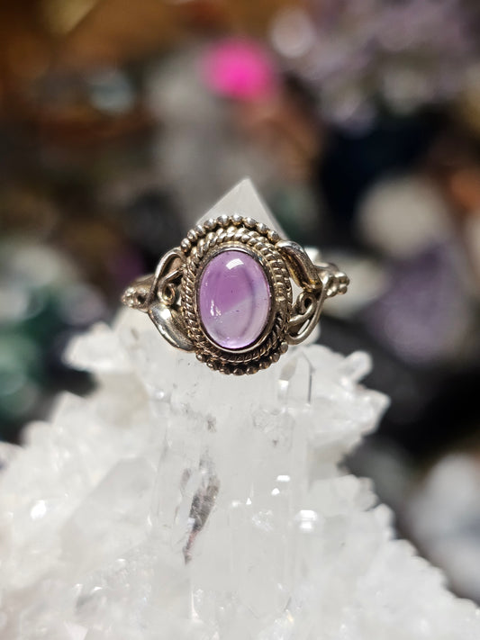 Size 7 Amethyst Ring