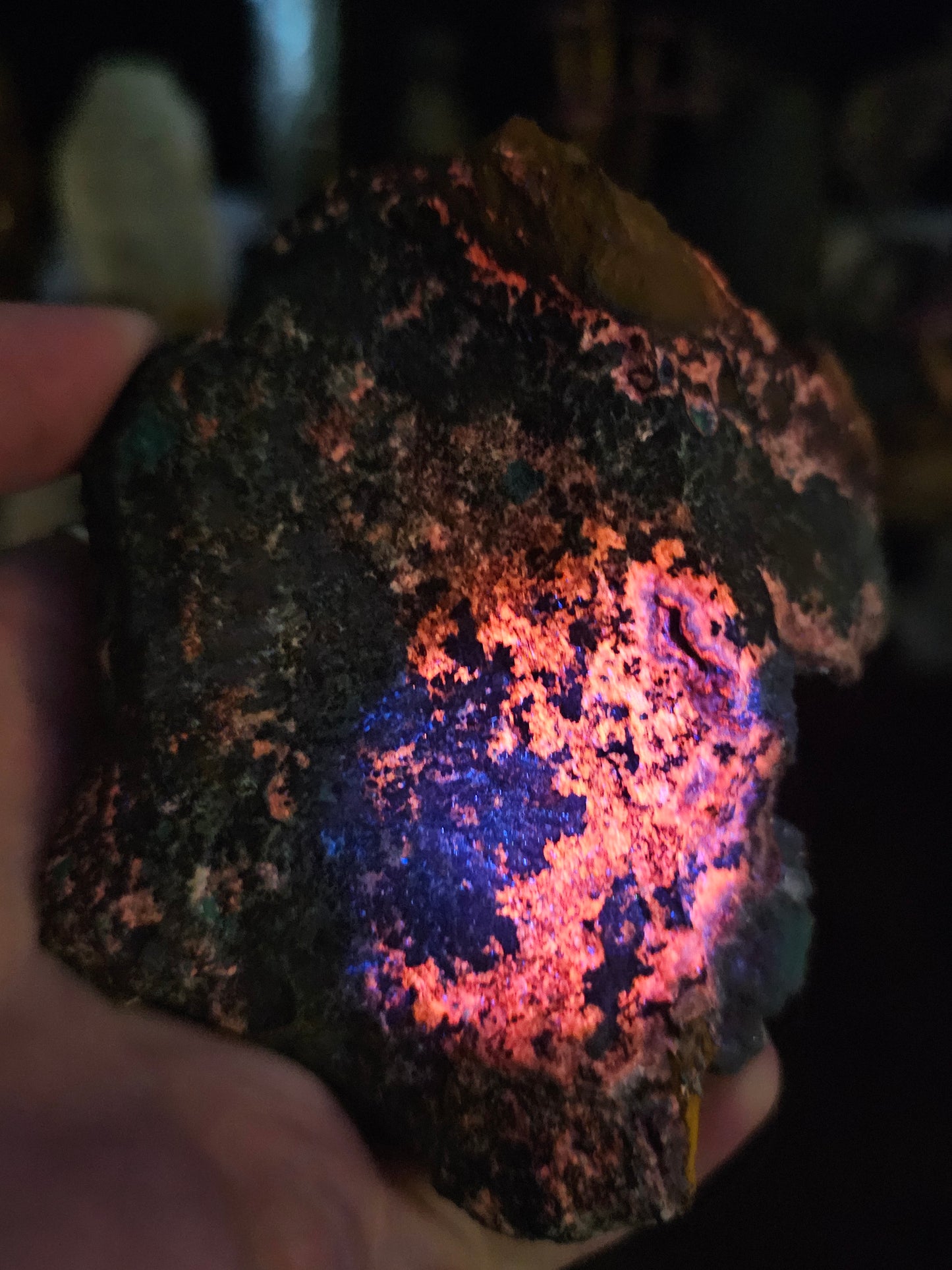 Fluorecent Rosatite and Calcite