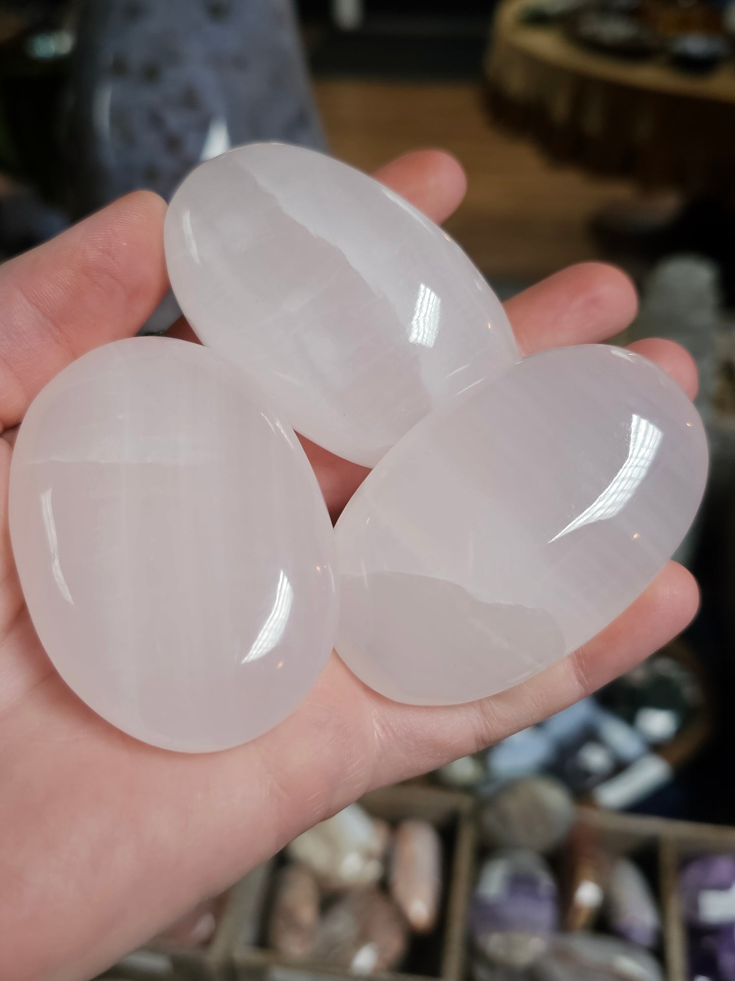 Mangano Calcite Palmstone