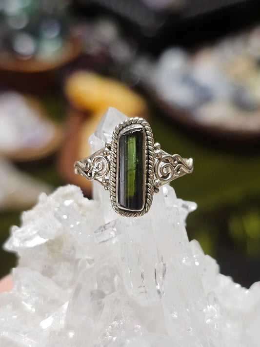 Size 8 Green Tourmaline Ring