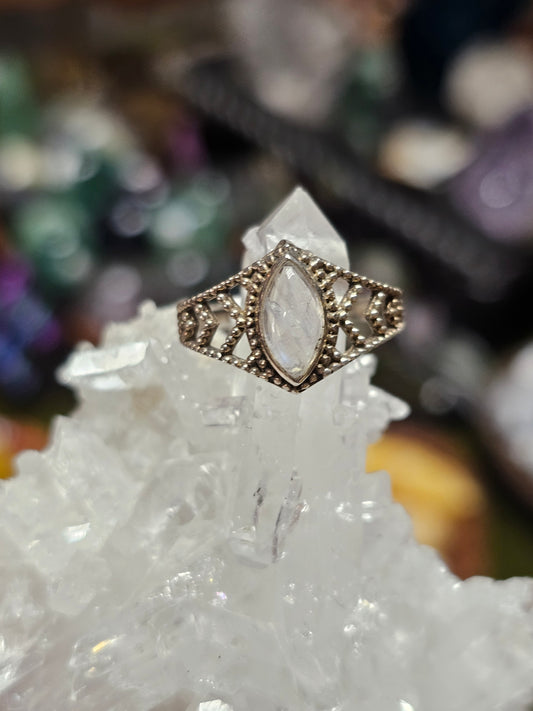Size 7.5 Moonstone Ring