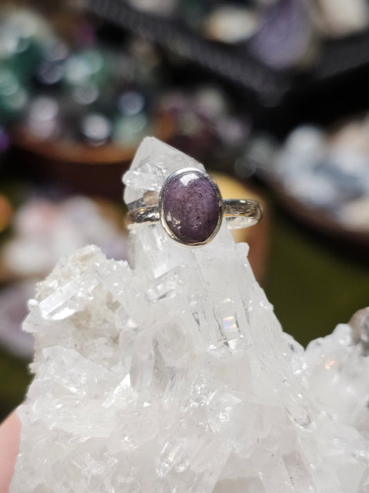 Size 8.5 Star Ruby Corundum Ring