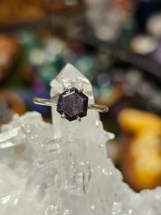 Size 7 Golden Sapphire Ring