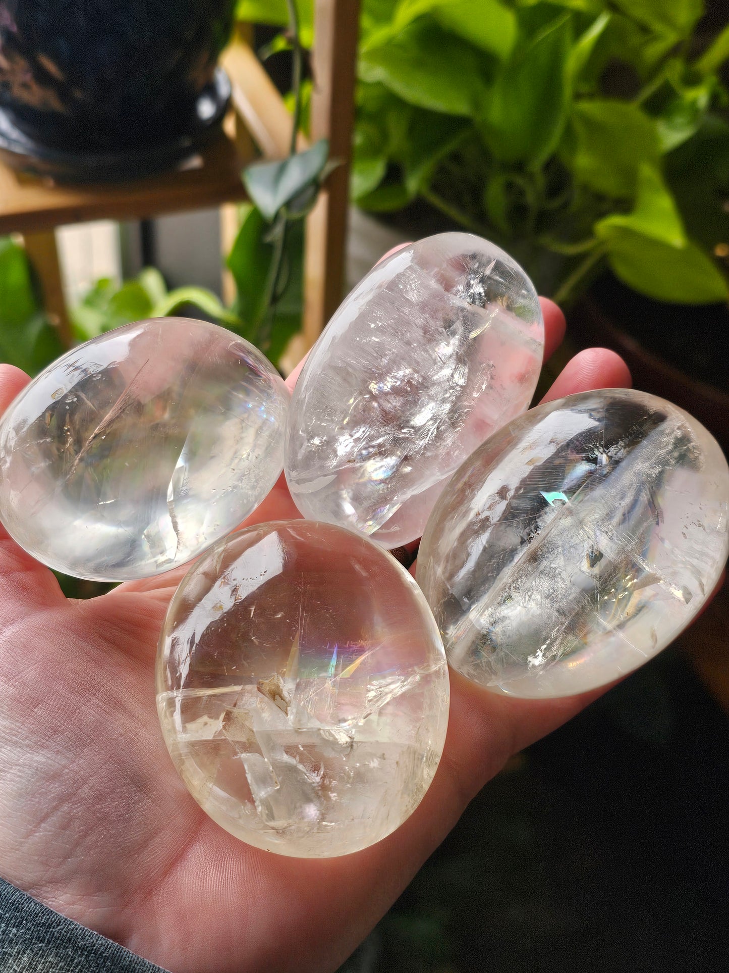 Xl Optical Calcite Palm Stone