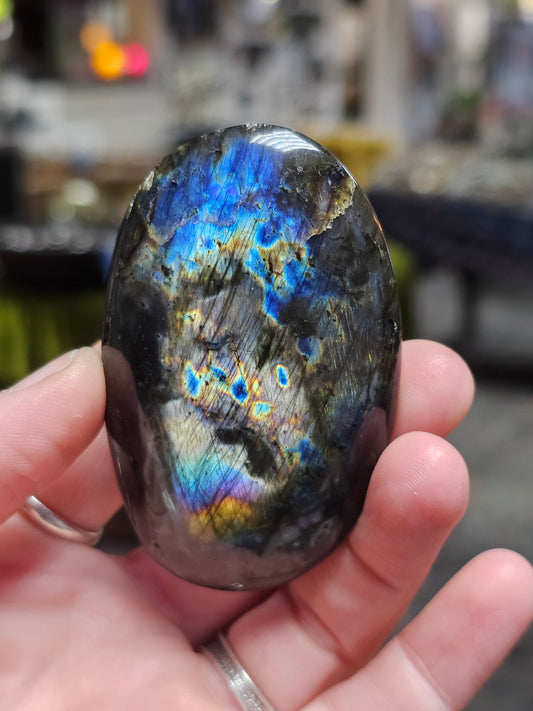 Madagascar Spectralite Labradorite Palmstone