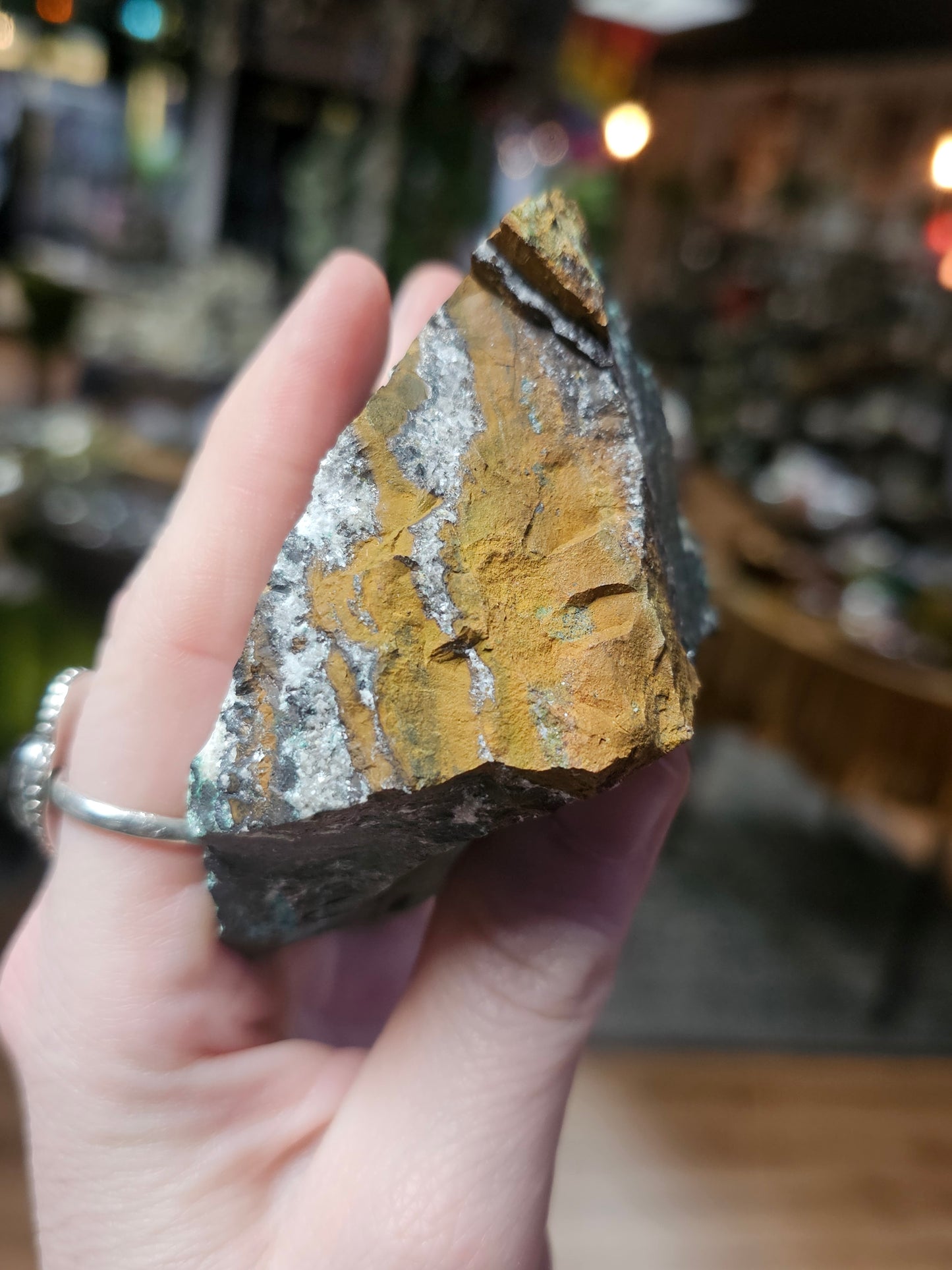 Fluorecent Rosatite and Calcite
