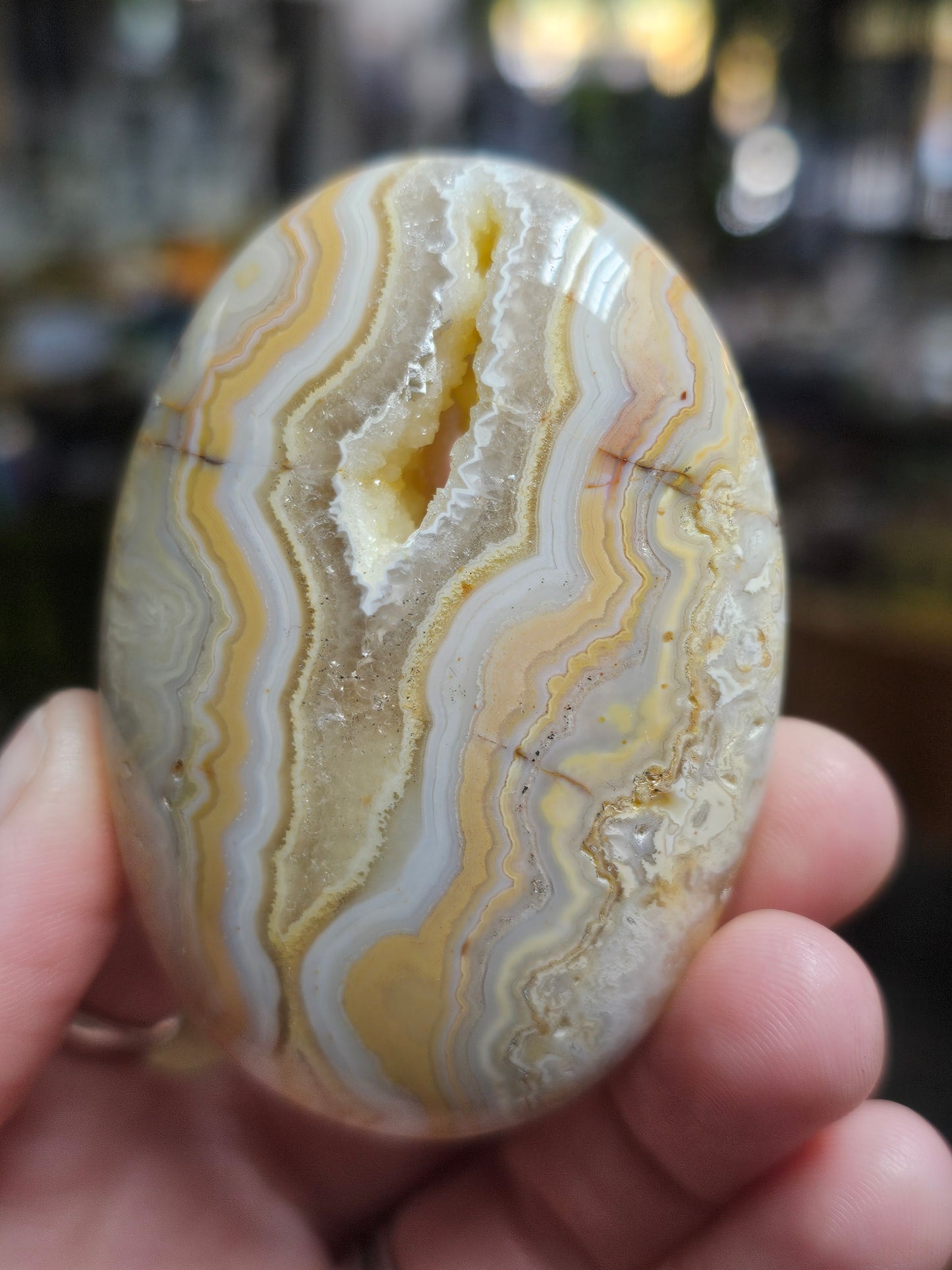 Java Lace Agate Palmstone
