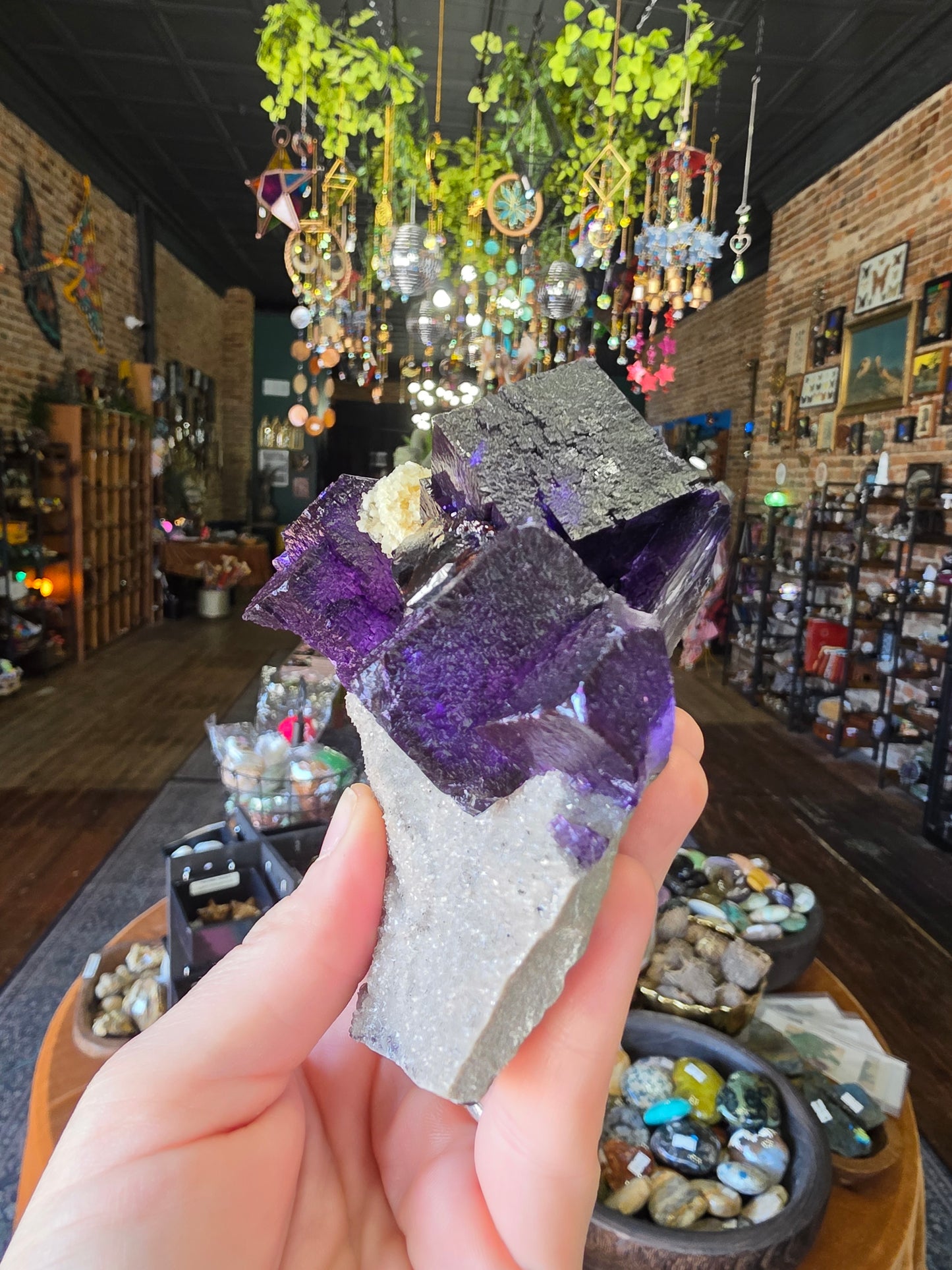 Fluorite, Sphalerite, Barite on Druzy Quartz