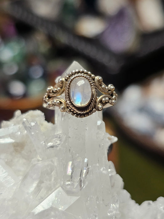 Size 7 Moonstone Ring