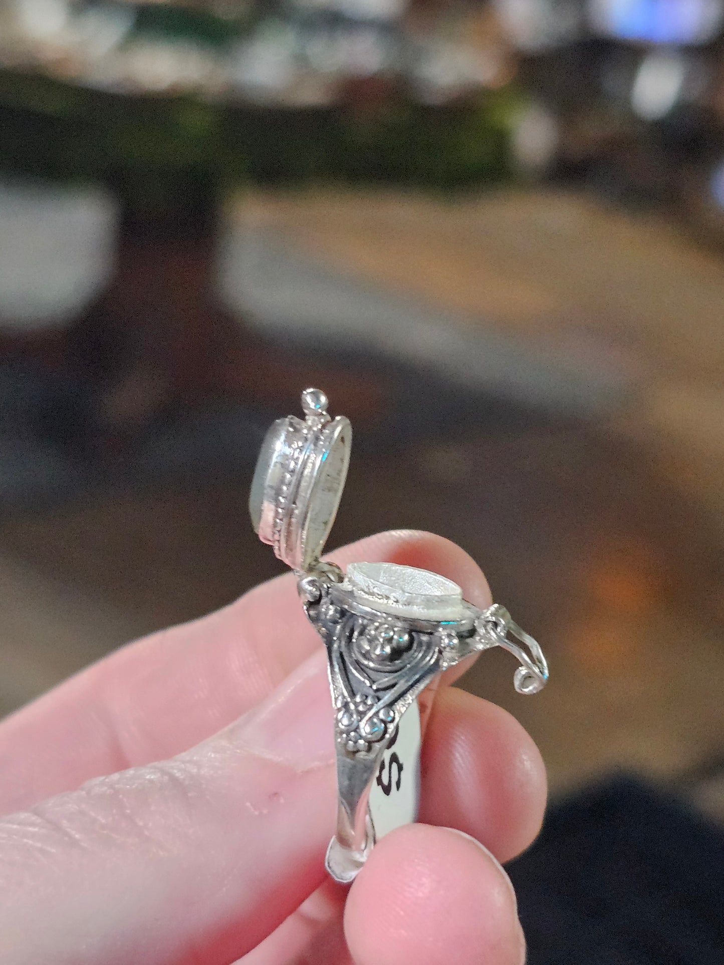 Size 8.5 Labradorite Poison Box Ring