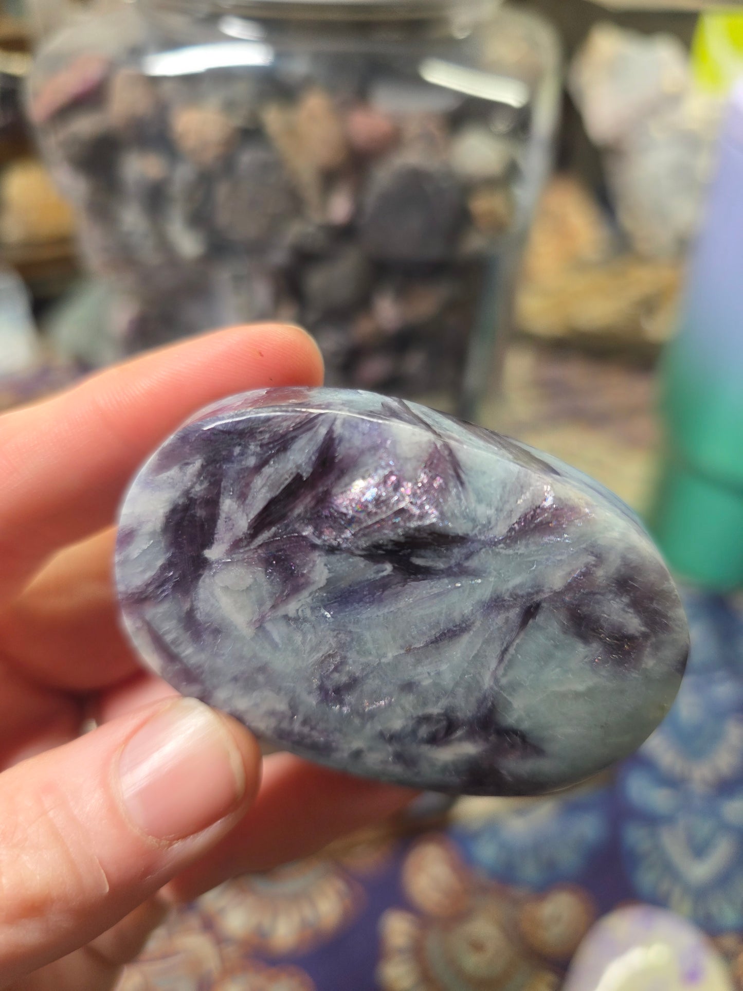 Lepidolite in Cleavlandite Palm Stone