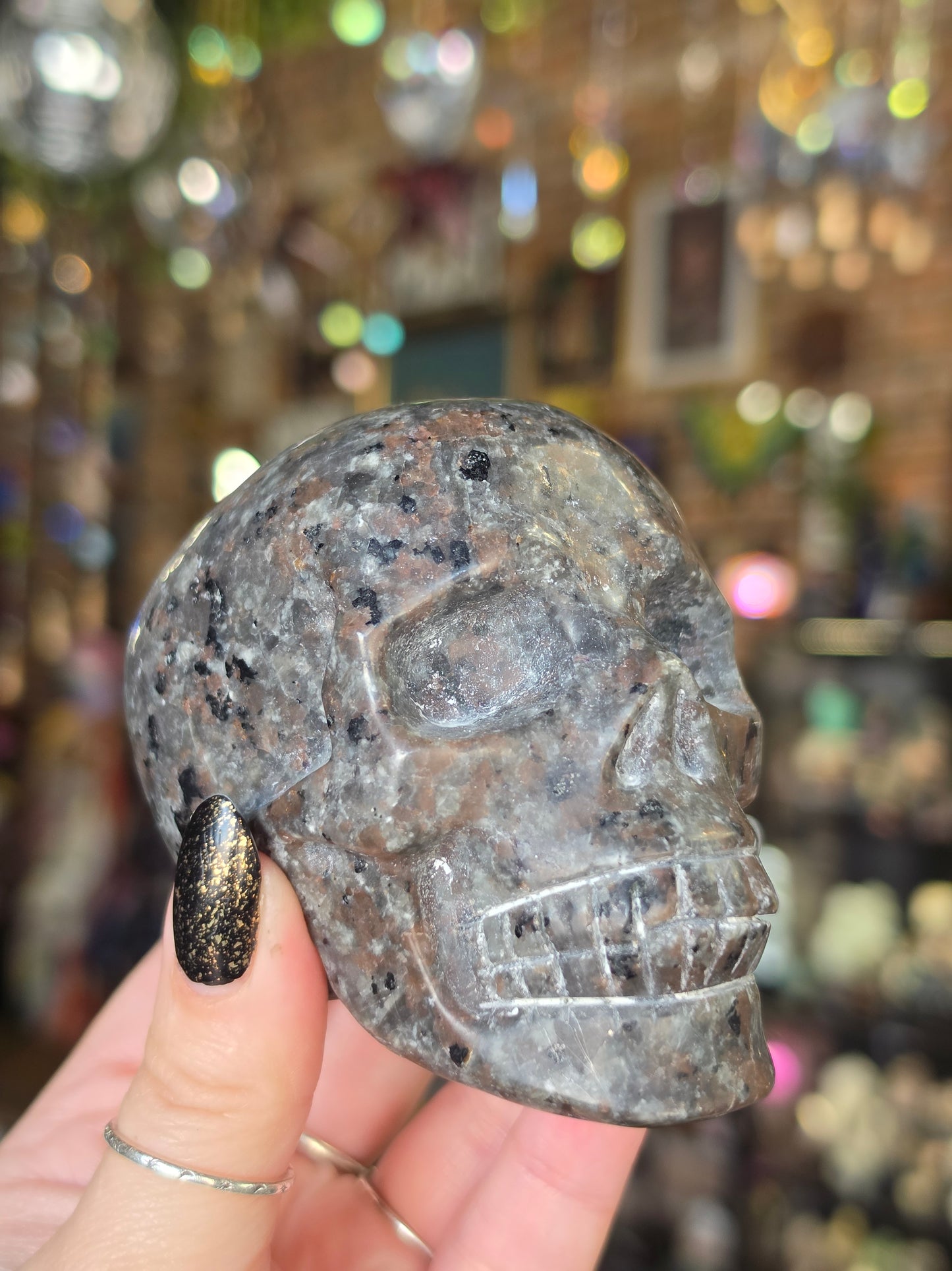 UV Reactive Sodalite Skull
