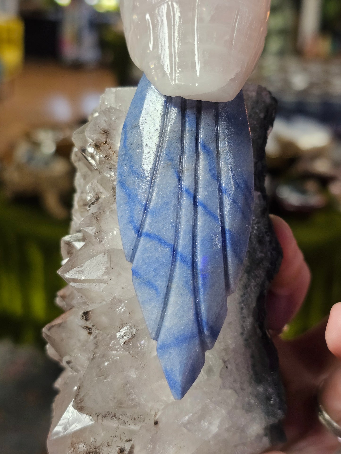 Bird Carving on Included Quartz Cutbase