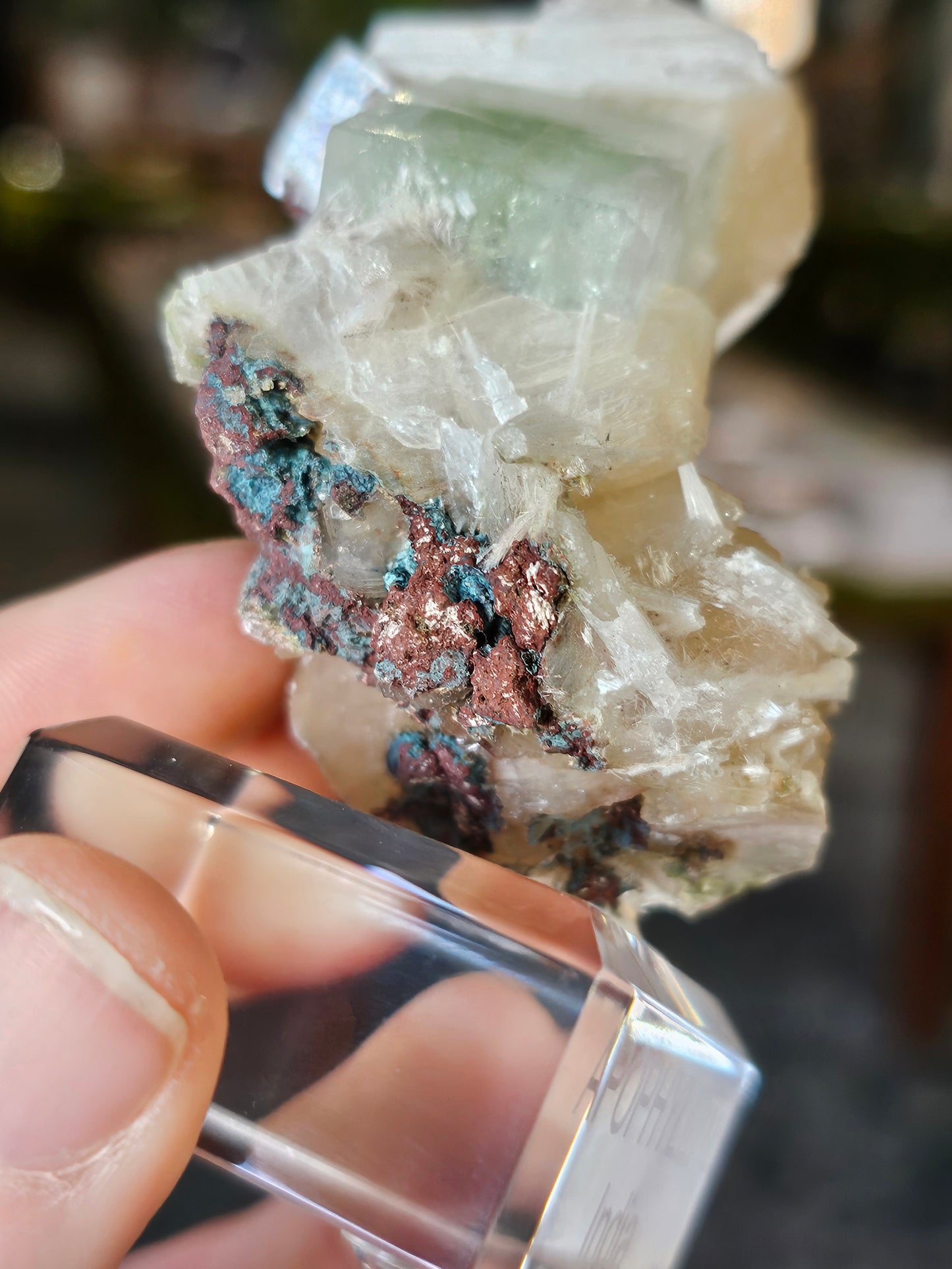 Apopthylite on Stilbite