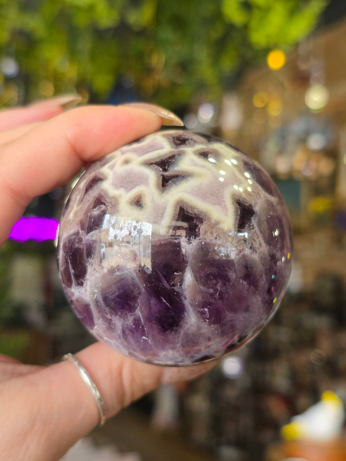 Amethyst Sphere ( UV reactive)