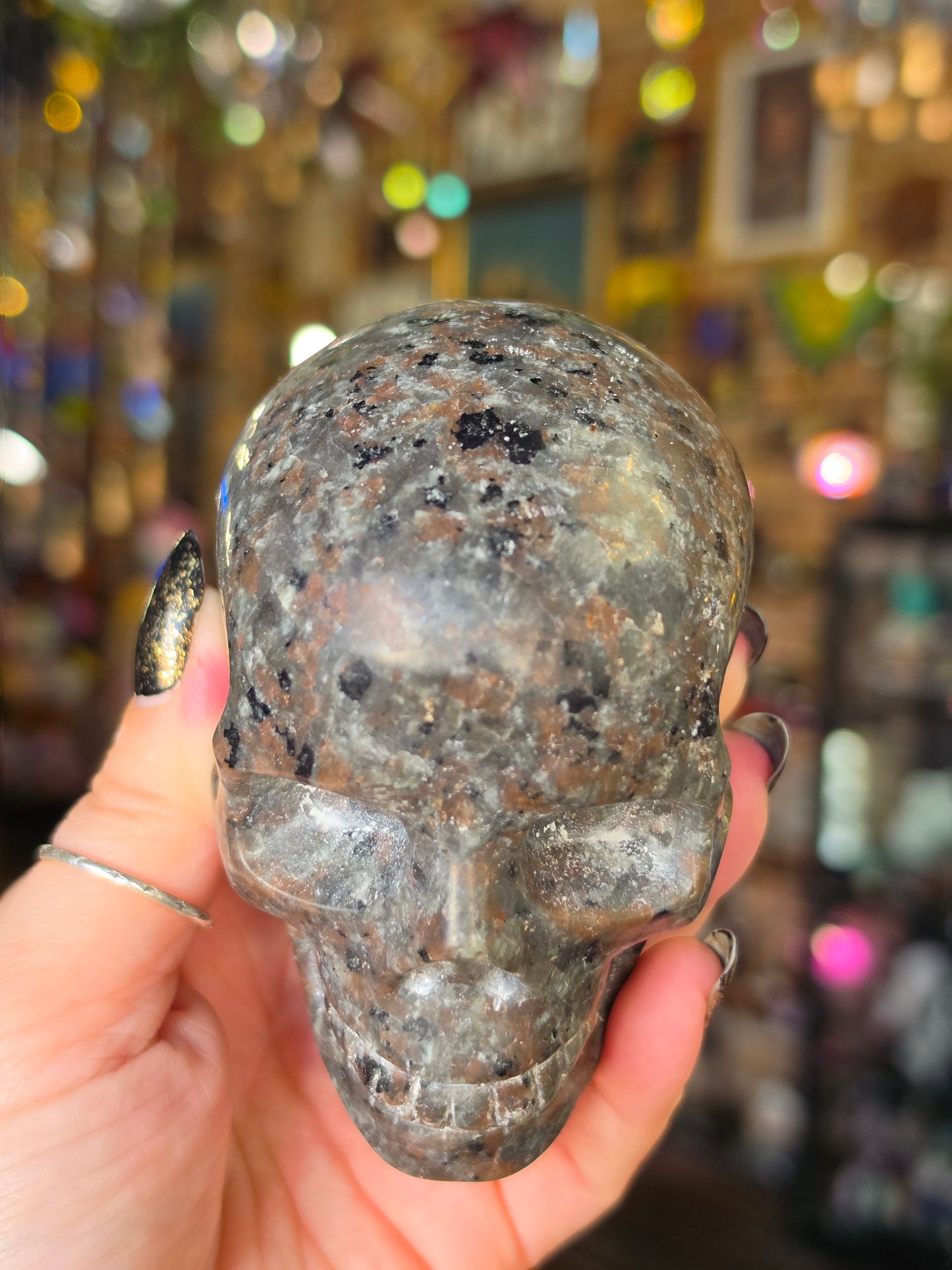 UV Reactive Sodalite Skull