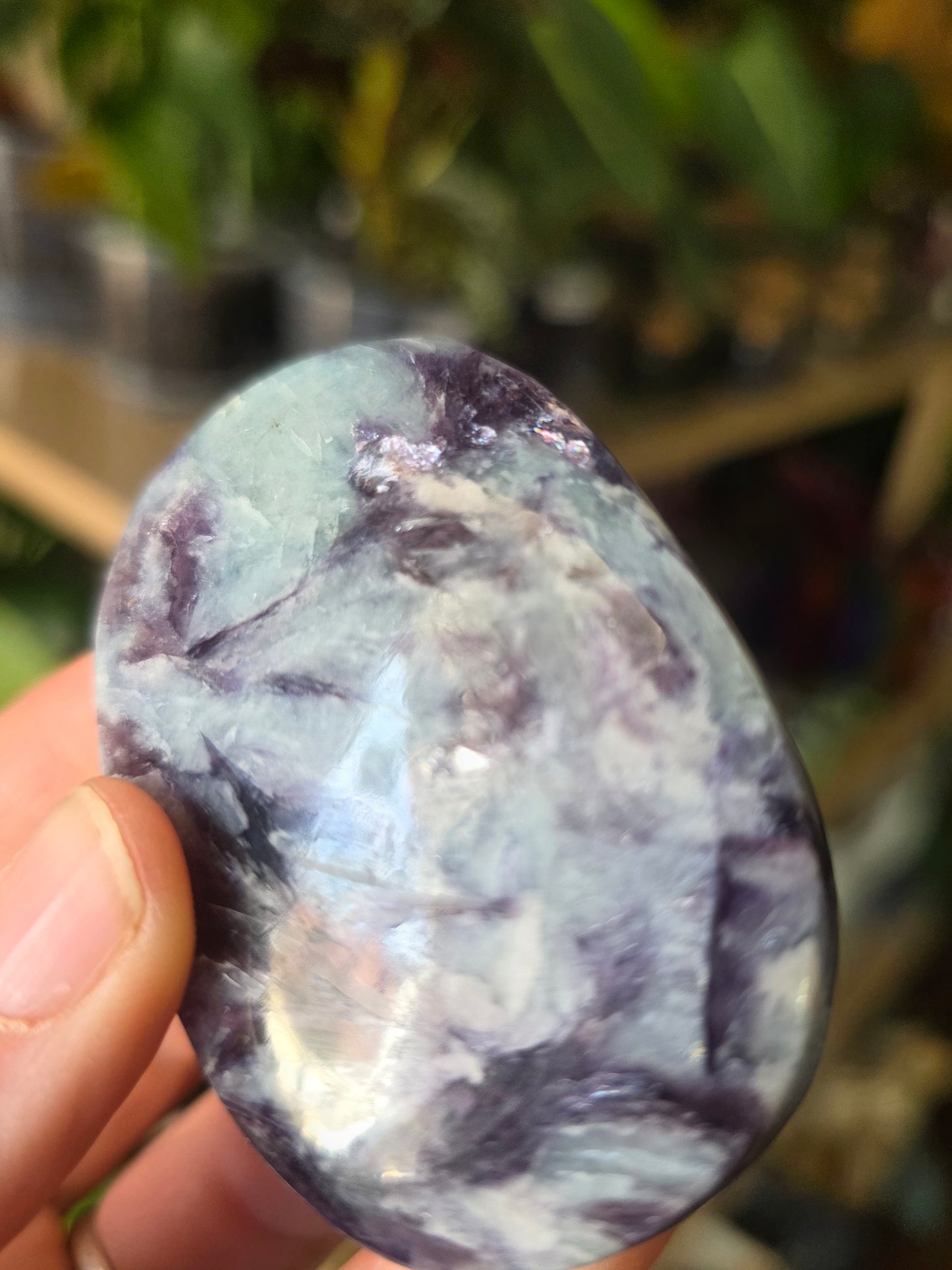 Lepidolite in Cleavlandite Palm Stone