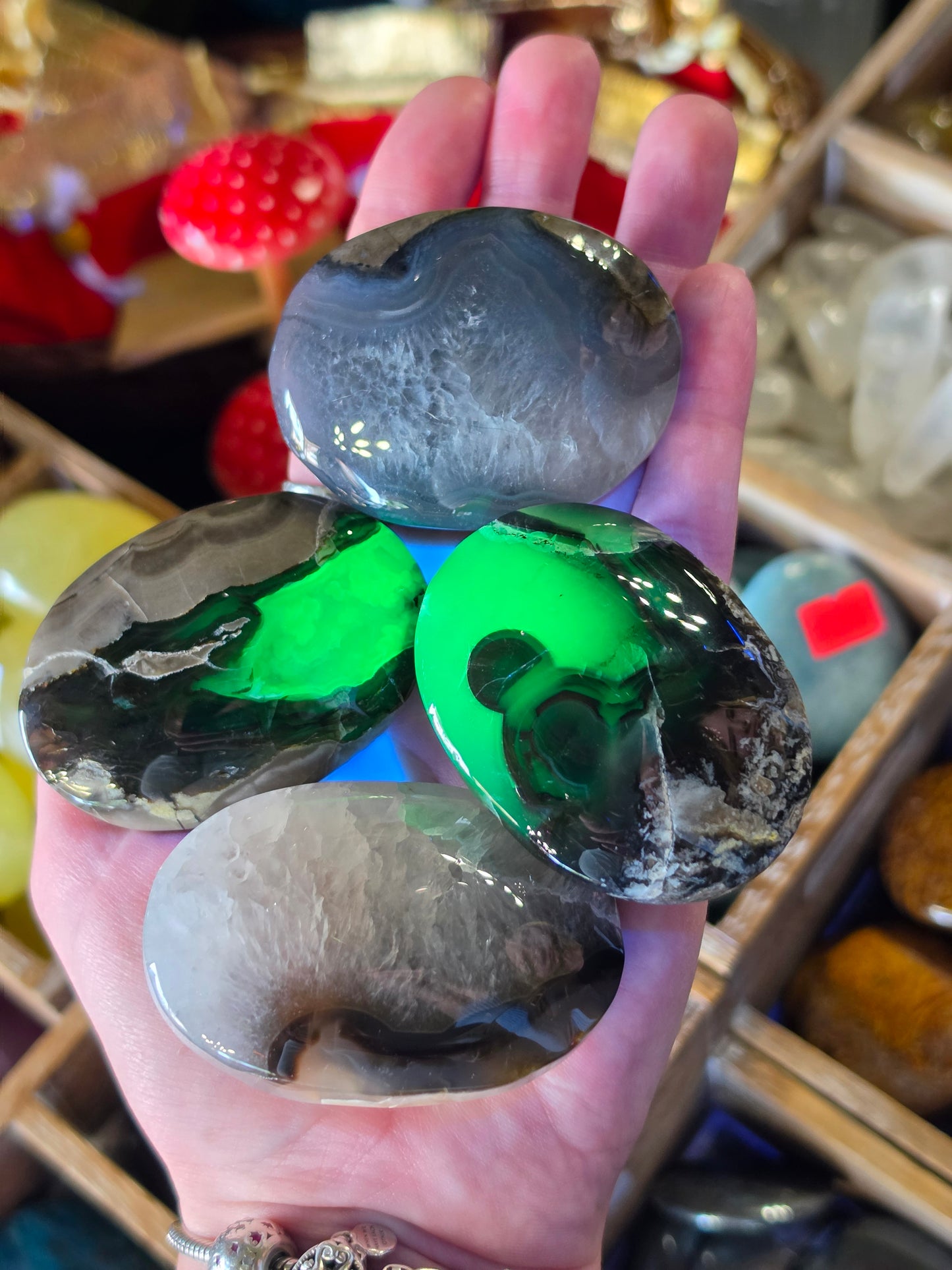 Volcano Agate Palmstone