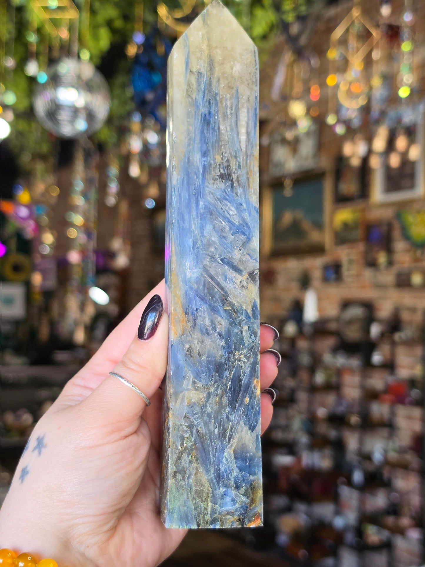 Blue Kyanite in Quartz Tower