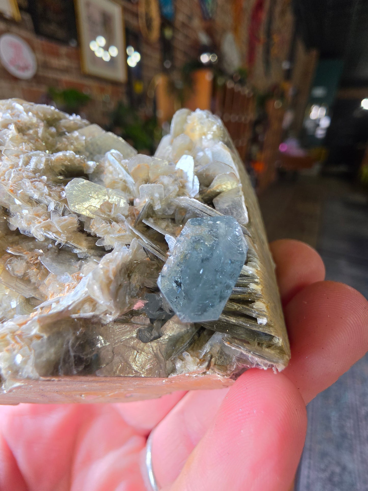 Aquamarine on Muscovite