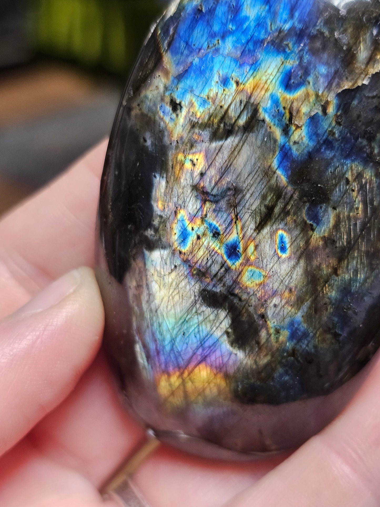 Madagascar Spectralite Labradorite Palmstone