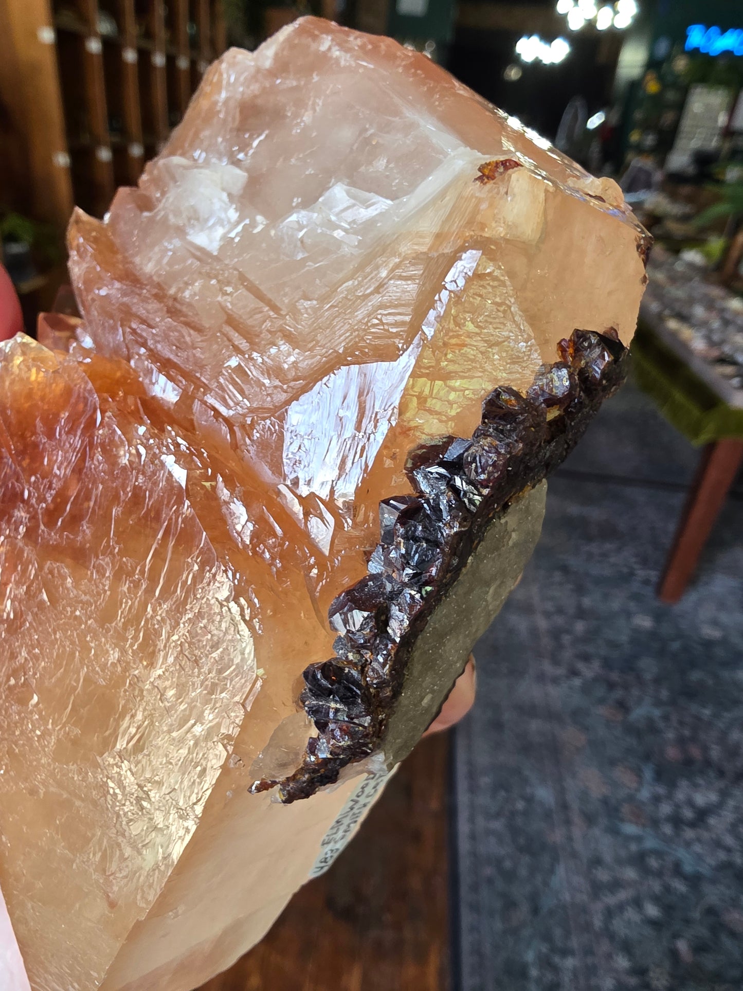 Sphalerite on Calcite