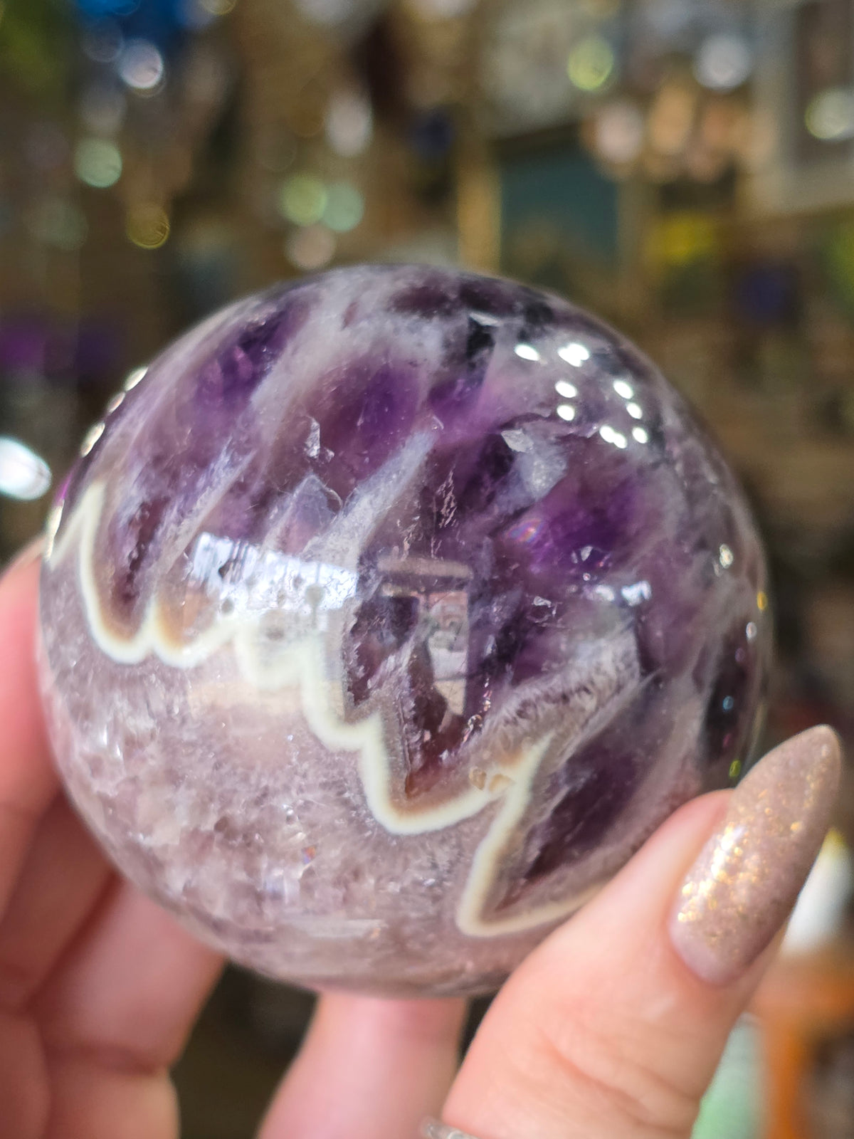 Amethyst Sphere ( UV reactive)