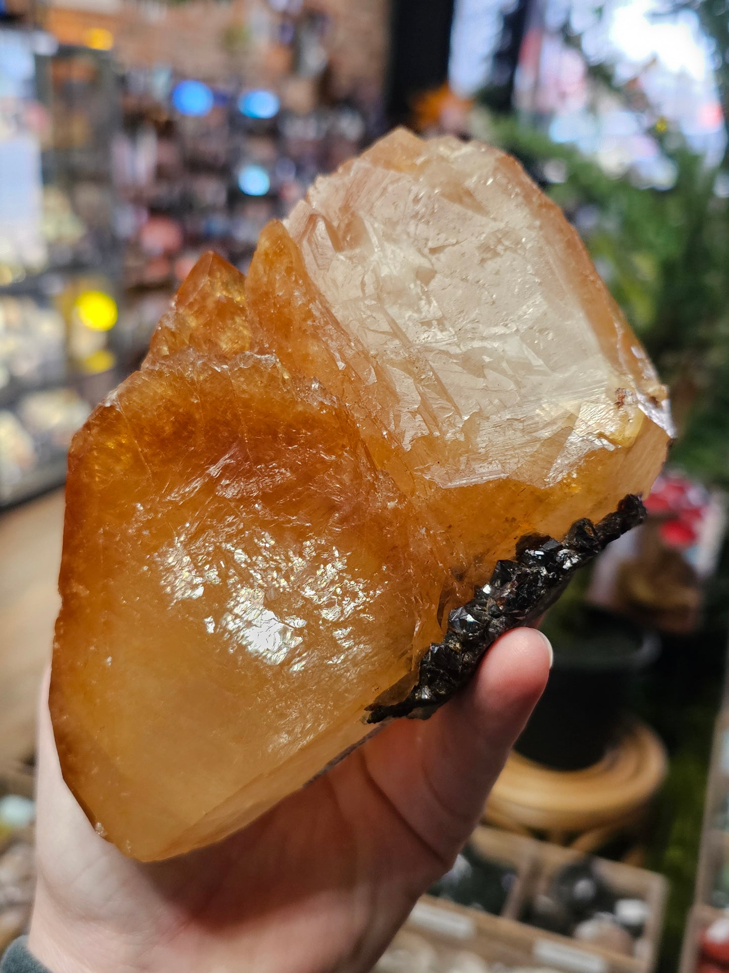 Sphalerite on Calcite