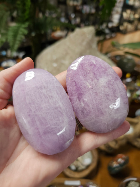 Kunzite Palmstone