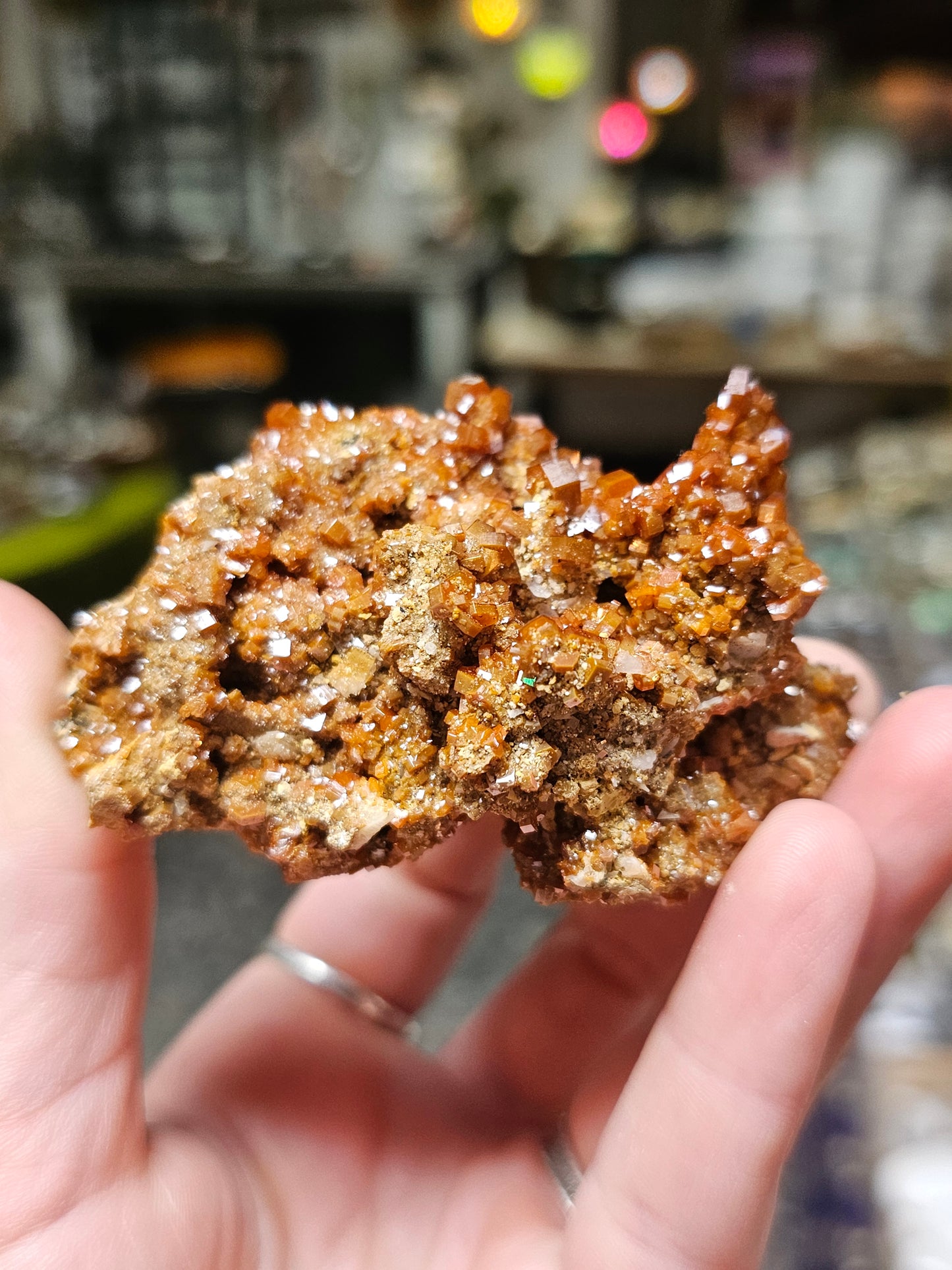 Vanadinite on Barite