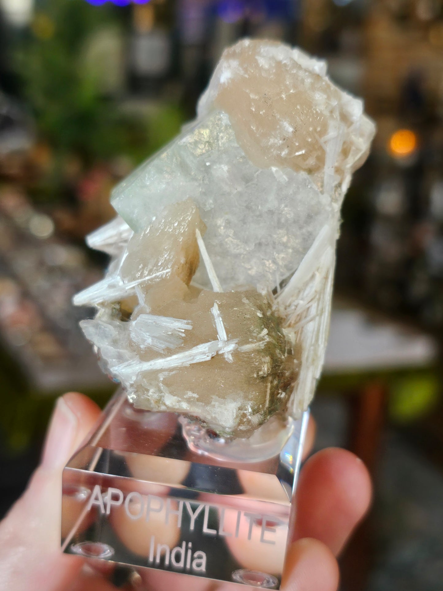 Apopthylite on Stilbite