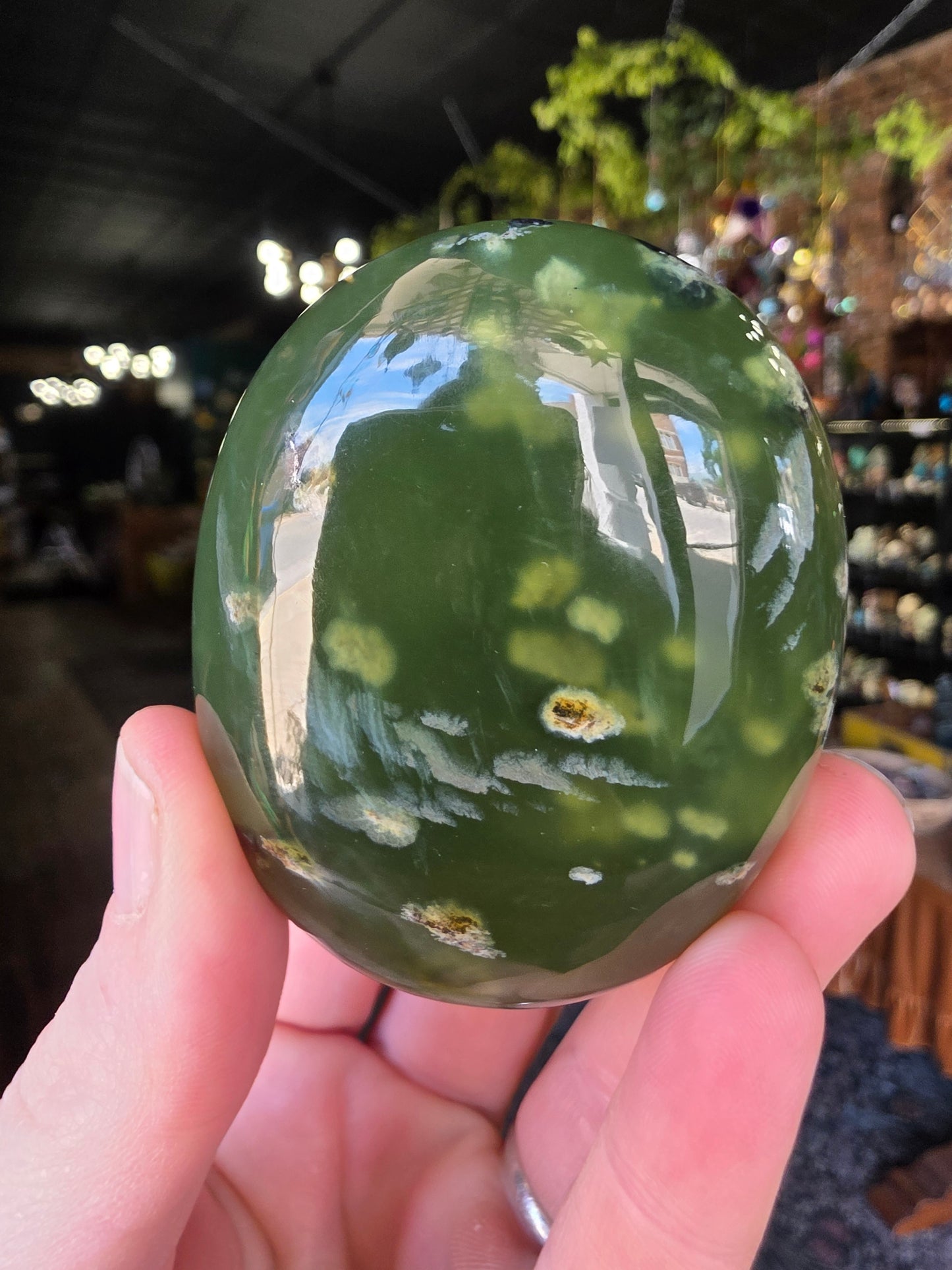 Transparent Serpentine Palm Stone