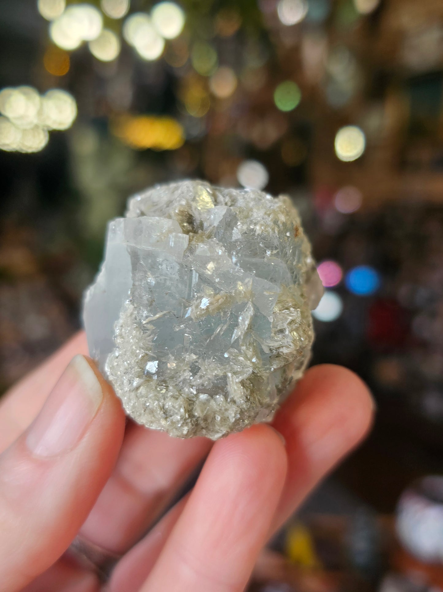 Muscovite on Aquamarine